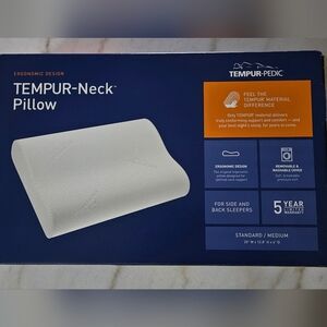 Tempur-Pedic TEMPUR Neck Pillow Standard Medium New in Box